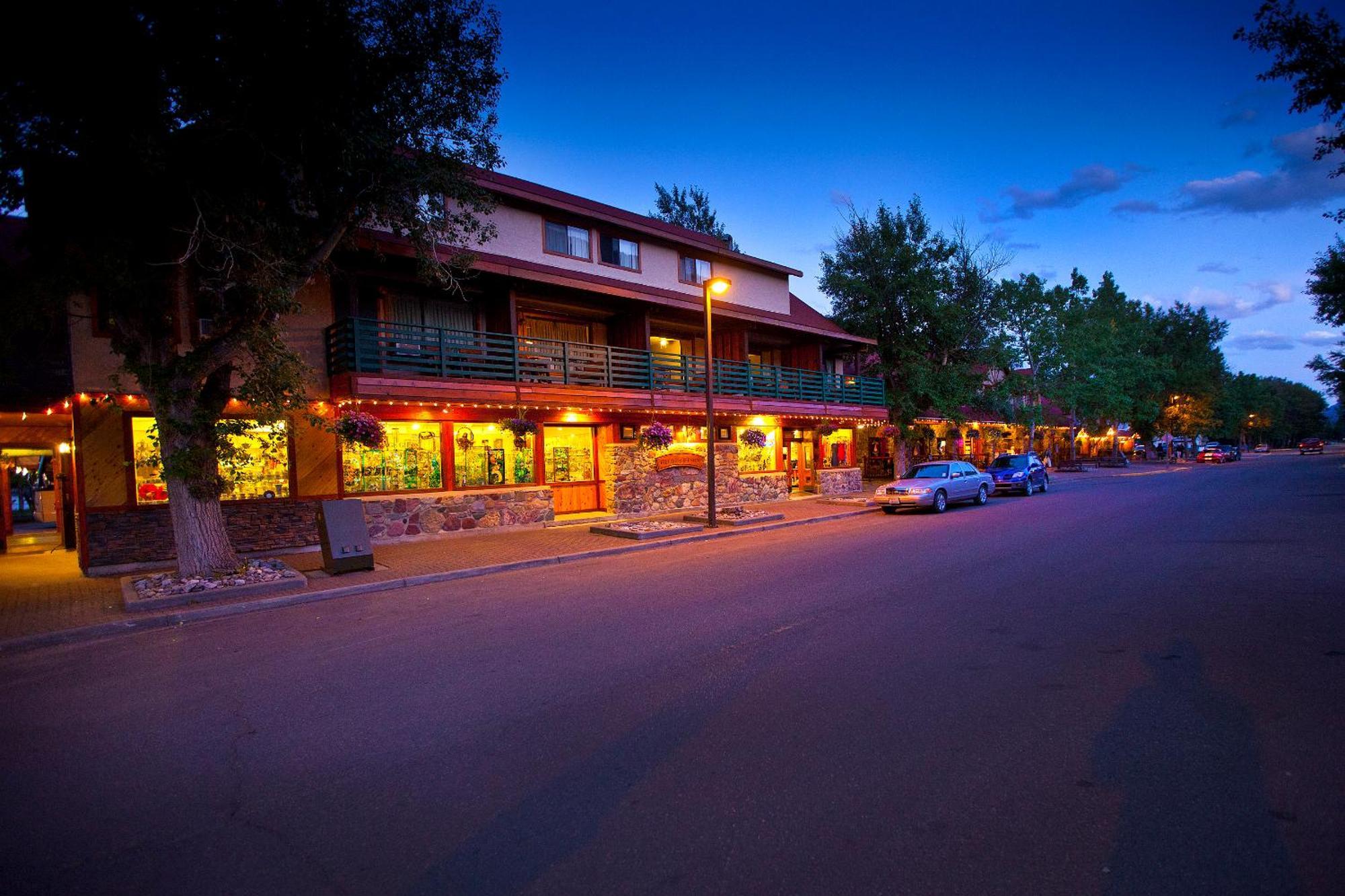 Bayshore Inn & Spa Waterton Exterior foto